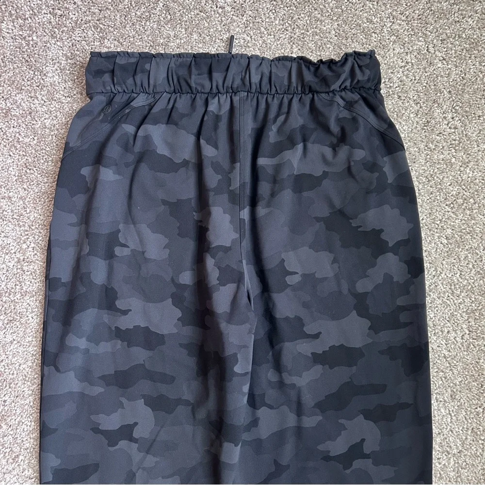 Lululemon Stretch High-Rise Jogger 8 Heritage 365 Camo Deep Coal Multi Luxtreme - Picture 9 of 11